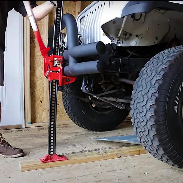 Alt view image 3 of 7 - TR6501B Torin 48" Ratcheting Off Road Utility Farm Jack, 3 Ton (6,000 lb) Capacity, Red