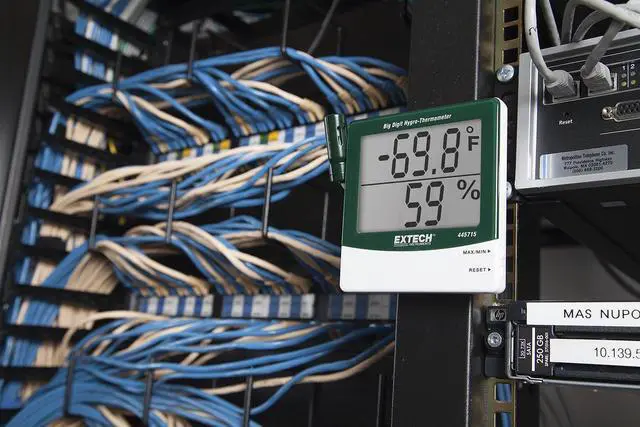 Alt view image 3 of 4 - 445715 Digit Thermometer Product color: Very Dark Green