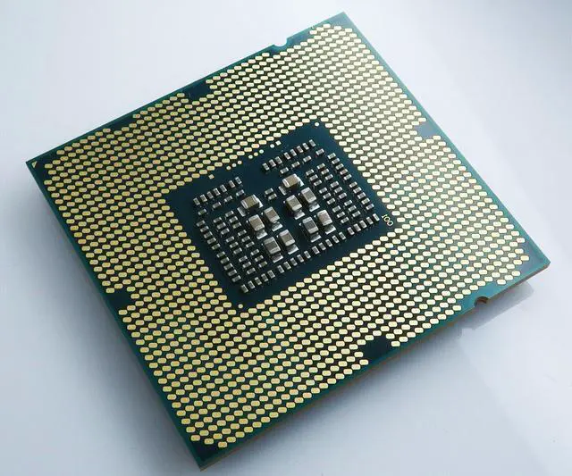 Alt view image 2 of 4 - Intel Xeon E5-2420 v2 6 Core 2.2 GHz LGA1356 Server CPU (CM8063401286503S)