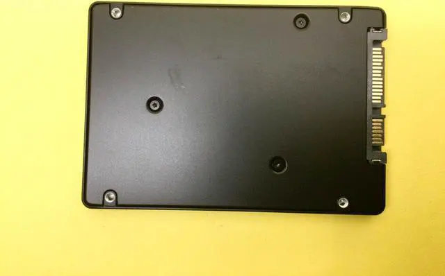 Alt view image 3 of 3 - Samsung SM865 2.5" 800GB SATA 6.0Gbps SSD MZ-7KM8000 New