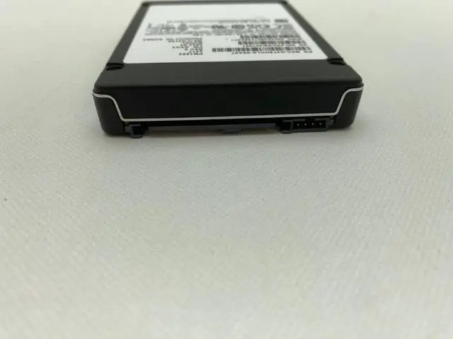 Alt view image 6 of 7 - (NOT FOR HOME PC!) Samsung PM1653 MZILG3T8HCLS-00A07 3.84TB SAS 24Gb/s 2.5inch Enterprise SSD New