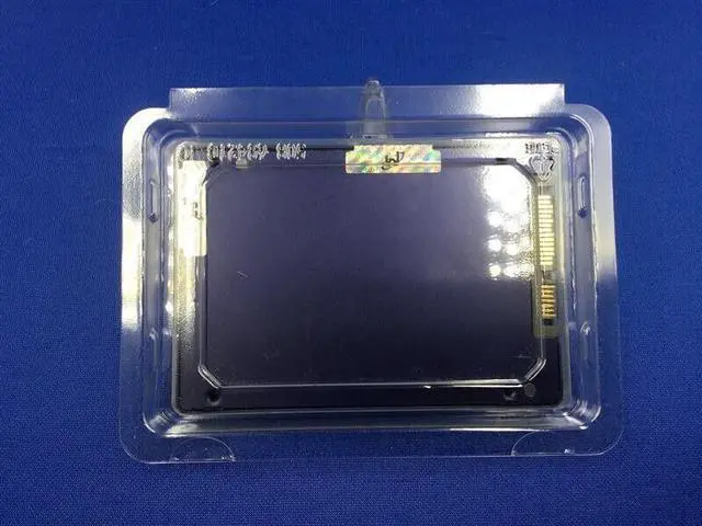 Alt view image 4 of 5 - NOB MTFDDAK960TDN Micron 5200 MAX 960GB SATA 6Gbps 2.5'' SSD