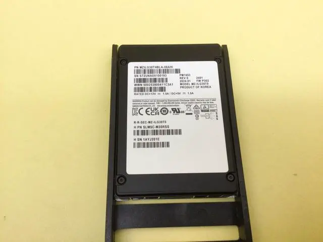 Alt view image 3 of 4 - (NOT FOR HOME PC!) MZ-ILG30T0 Samsung PM1653 30.72TB SAS 24Gb/s 2.5'' SSD w/ 520 byte sector, New