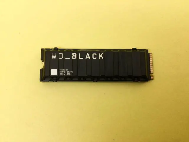 Main image of WD BLACK SN850X 4TB PCIe4.0 NVMe Internal Gaming SSD w/heatsink WDS400T2XHE New