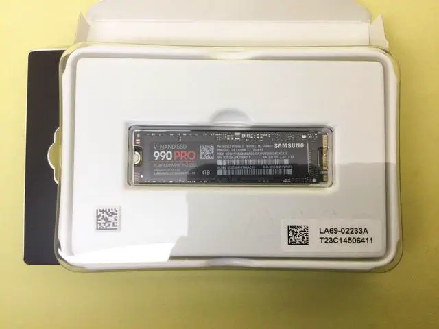 Alt view image 4 of 4 - SAMSUNG 990 Pro 4TB M.2 2280 PCIe 4.0 x4 NVMe SSD MZ-V9P4T0B/AM New