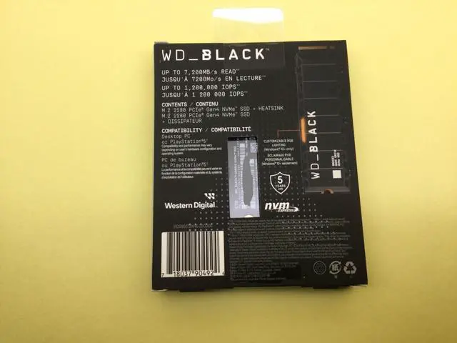Alt view image 2 of 2 - WD BLACK SN850X 8TB NVMe PCIe4.0 M.2 2280 Gaming SSD w/Heatsink WDS800T2XHE