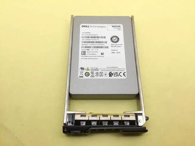 Alt view image 3 of 3 - 26WJ0 DELL 960GB PCIE4.0 NVME Read Intensive U.2 2.5in SSD HFS960GEETX099N