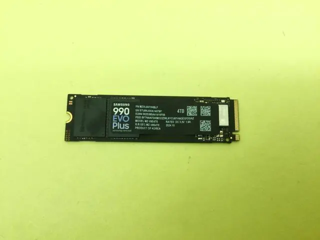 Alt view image 2 of 5 - SAMSUNG 990 EVO Plus 4TB PCIe 4.0 NVMe M.2 2280 Internal SSD MZ-V9S4T0