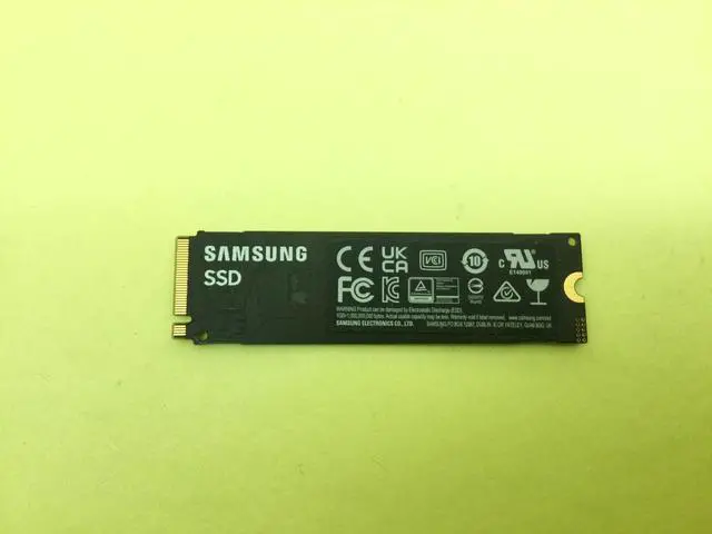 Alt view image 3 of 5 - SAMSUNG 990 EVO Plus 4TB PCIe 4.0 NVMe M.2 2280 Internal SSD MZ-V9S4T0