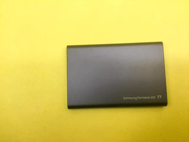 Alt view image 2 of 4 - SAMSUNG T7 Portable SSD 4TB Up to 1050 MB/s USB 3.2 External SSD MU-PC4T0T