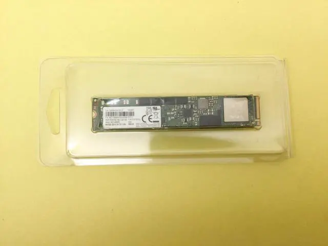 Main image of Samsung PM983 960GB PCIe NVMe M.2 22110 Internal SSD MZ-1LB9600