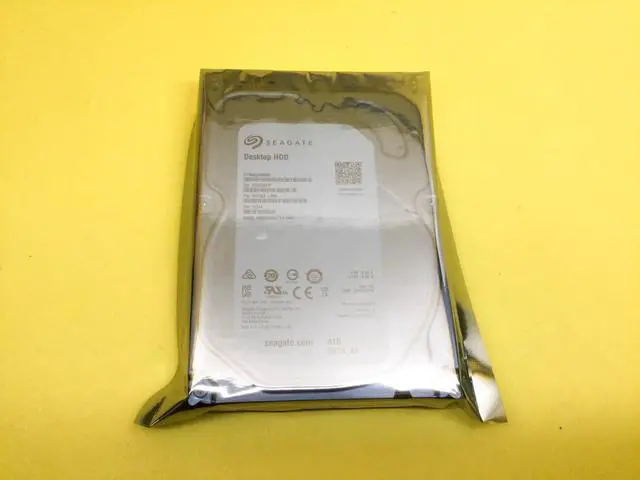 Main image of ST4000DM000 Seagate 4TB 5.9K SATA 6Gbps 3.5in Hard Drive