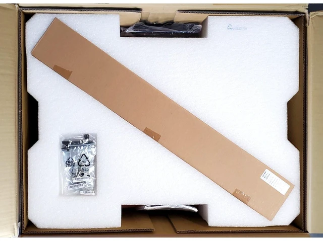 Alt view image 3 of 6 - Dell Z9264F-ON 64P 100GbE QSFP28 2P SFP+ I/O-PSU Switch (Kit)