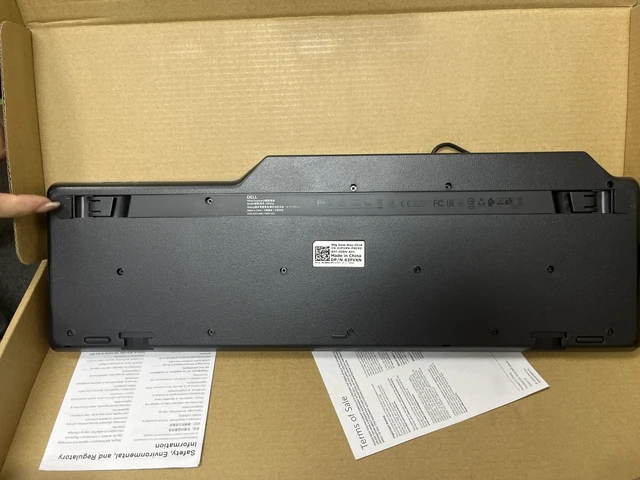 Alt view image 3 of 6 - Lot 100 Dell KB522 Business Multimedia USB Keyboard QWERTY English Black 2FVXN