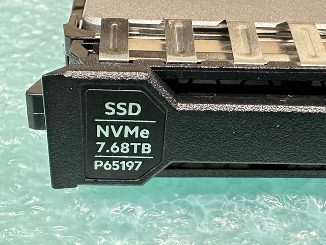 Alt view image 2 of 7 - HPE 7.68TB NVMe U.3 Static V2 SSD G4 x4 RI SFF 2.5 15mm SK Hynix PE8110 BC 100%