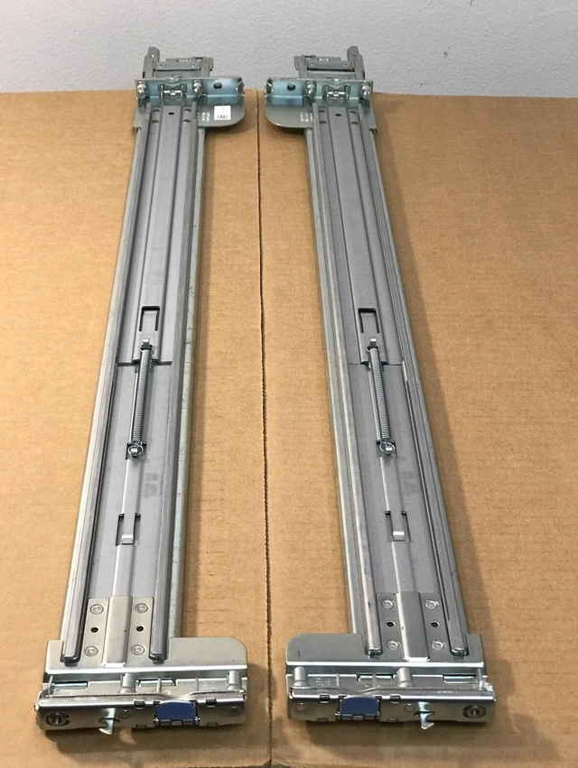 Main image of Dell Sliding Rail Kit Rails B6 R520 R530 R540 R540xd R720 R720xd R730 R730xd II