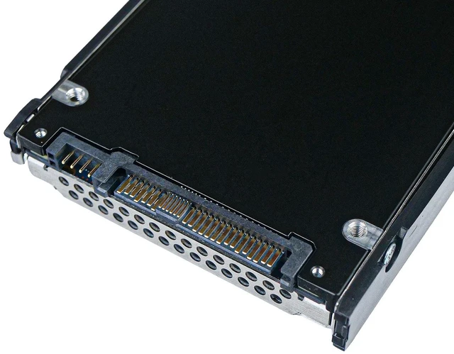 Alt view image 3 of 7 - Kioxia 12.8TB KCD8XPUG12T8 3 DWPD PCIe Gen5.0 x4 U.3 NVMe 2.5" SSD HP Gen11 Tray