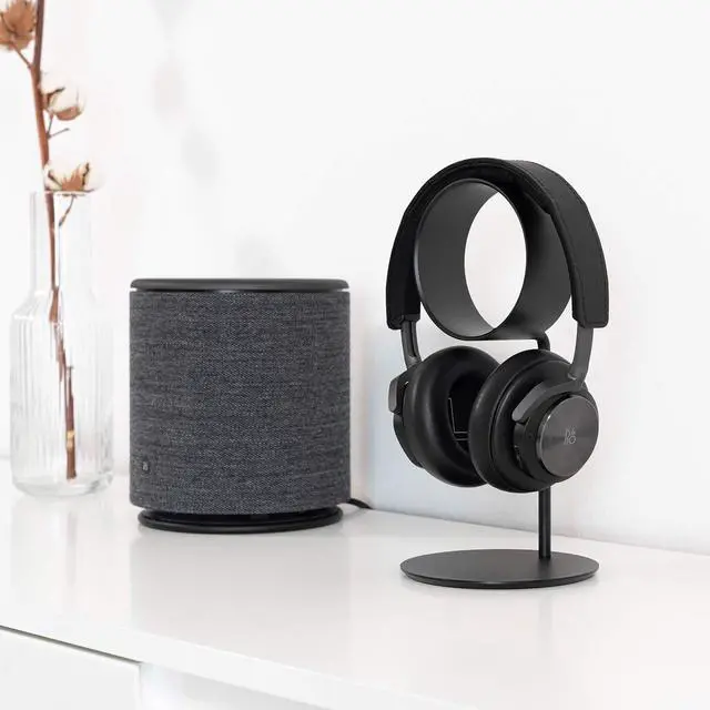 Alt view image 4 of 5 - UPPERCASE Designs Zero Infinity Support Creaseless Premium Aluminum Headphone Stand Compatible with AirPods Max and Other Premium Headphones (Black)