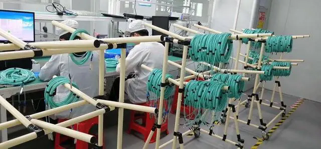 Alt view image 6 of 7 - 40G QSFP+ Breakout DAC Cable (Compatible with Mellanox MC2609130-001), Passive Copper, QSFP+ to 4X SFP+ Twinax, 1M 3.3ft