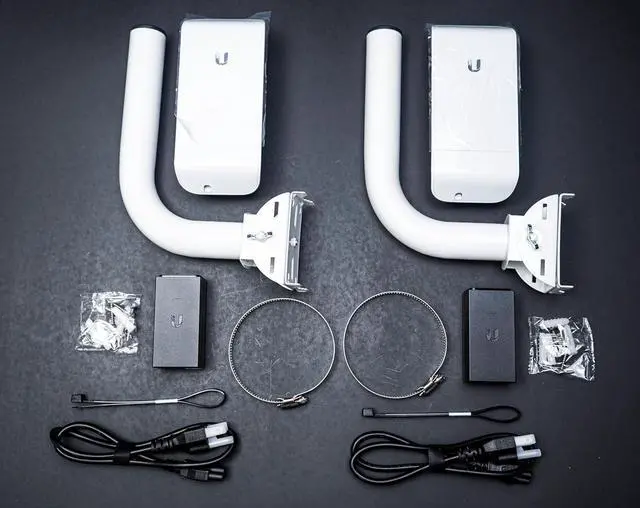Main image of Wireless Bridge Ubiquiti LOCOM2 PRE-CONFIGURED, Bundle of 2 Nanostation LOCO M2 with Both Poles, Point to Point Outdoor WiFi Bridge, Plugh and Play 2.4GHz, 150+Mbps, 10+km Link Range, Network Bridge