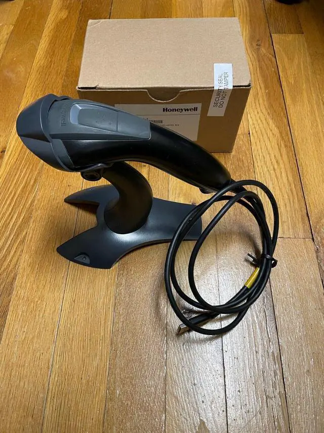 Alt view image 3 of 4 - Honey,well Voyager 1400G 2D Bar,code Scan,ner with Stand and with USB cable - NOB