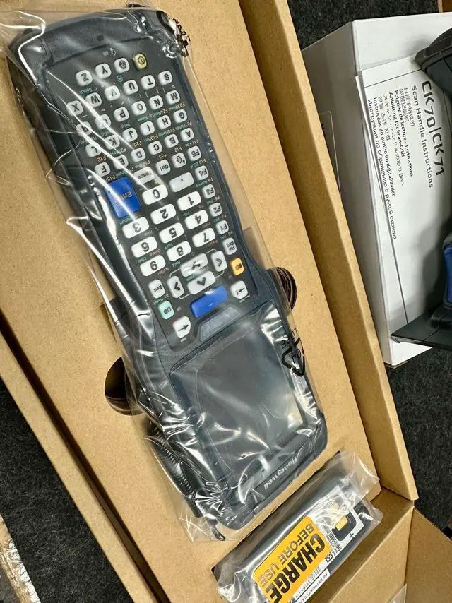 Alt view image 2 of 4 - Honey,well CK75 MOBILE COMPUTER CK75AA6EN00W1400 WM6.5 Wi-Fi  Bar,code Scan,ner