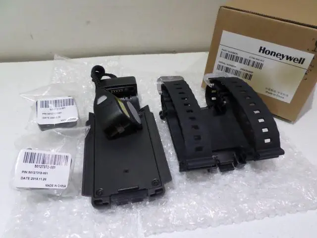 Main image of Honey,well CT40 Wearable Scan,ner Kit CT40-WS-KIT - NIB