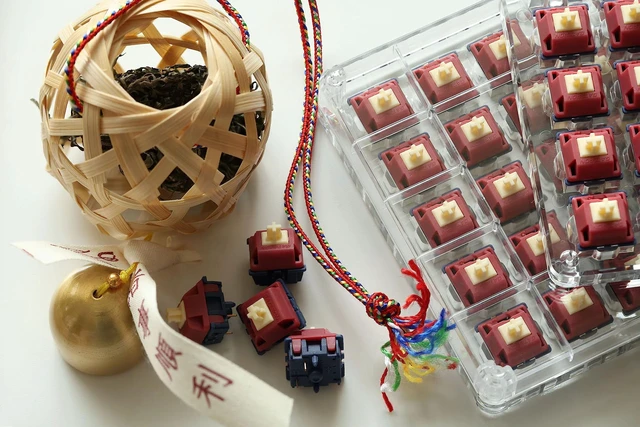Alt view image 3 of 3 - GATERON Quinn Tactile 5 Pin Pre Lubed Keyboard Switches(110)