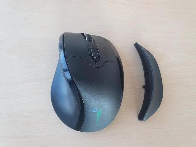 Alt view image 3 of 3 - Wireless Vertical Mouse Ergonomic Mouse 2.4GHz | 5 Buttons | 1000/1600/2000DPI Wireless Mouse | Prevention Mouse Arm Tennis Arm RSI Syndrome Gentle on Arms | Right Handed Right Medium | for