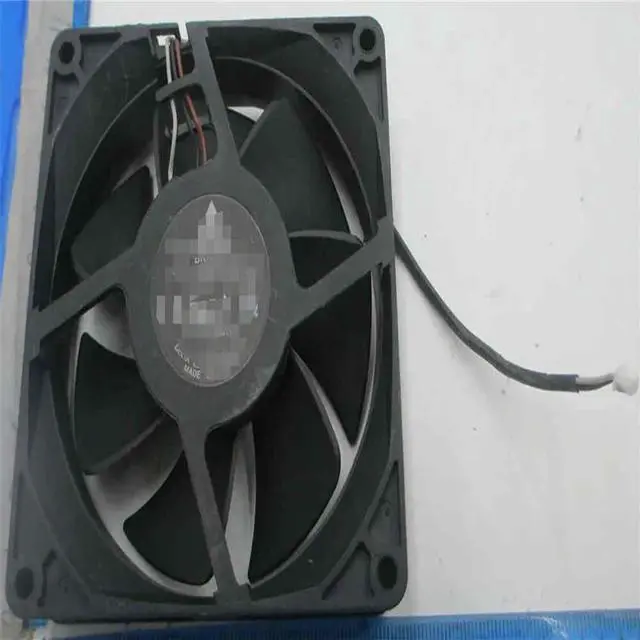 Main image of FOR FAN FOR 9025 9CM AUB0912HJ-00 12v 3 line projector silent fan U92T12MGB7-53 90X90X25MM