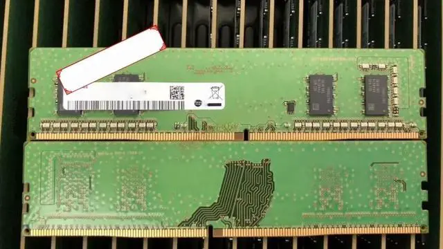 Alt view image 2 of 2 - Suitable for M378A5244CB0-CRC 4 desktop memory bar 4G 1RX16 PC4-2400T
