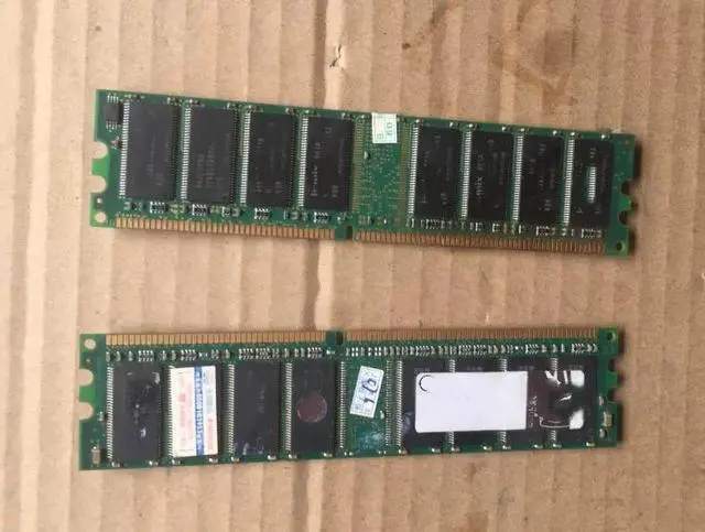 Alt view image 2 of 2 - Suitable for 1GB KVR400X54C3A/1G first generation memory
