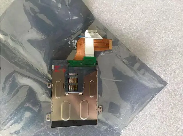 Alt view image 2 of 2 - Suitable for M4700 notebook card reader slot accessories 4P4MV 04P4MV O4P4MV