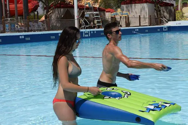 Alt view image 4 of 5 - Airhead Lob the Blob Inflatable Pool or Land Cornhole Set 37 in. x 26 in.