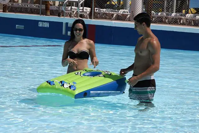 Alt view image 5 of 5 - Airhead Lob the Blob Inflatable Pool or Land Cornhole Set 37 in. x 26 in.