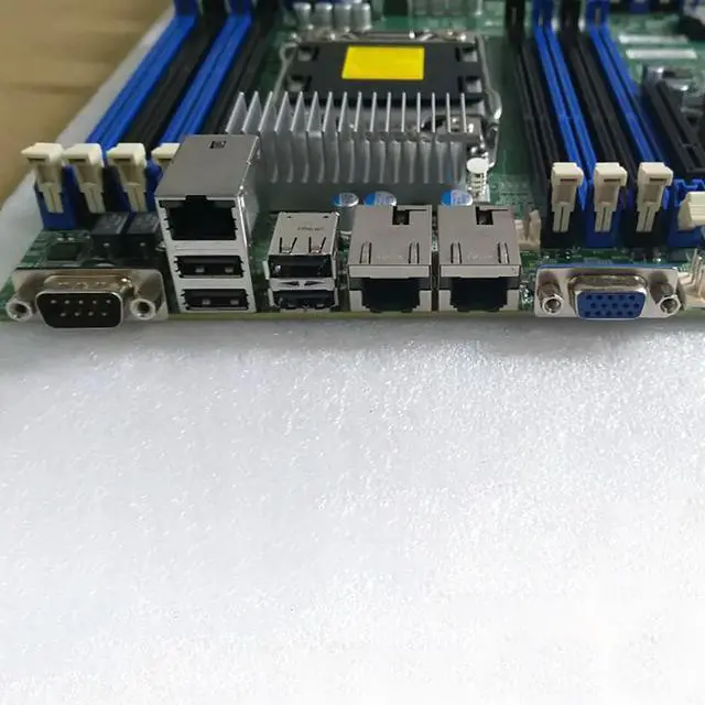 Alt view image 2 of 3 - Xeon E5-2600 V1/V2 Family LGA2011 ECC DDR3 For S Server Motherboard X9DRH-iF