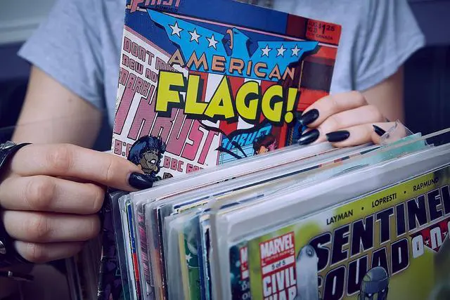 Alt view image 7 of 7 - Patented Comic Book Storage Holder  Wooden & Acrylic Display Box/Case for Collectors  Organizer for Comics, Magazines & Books  Holds 150 Issues, 14.5x8 in (Black)