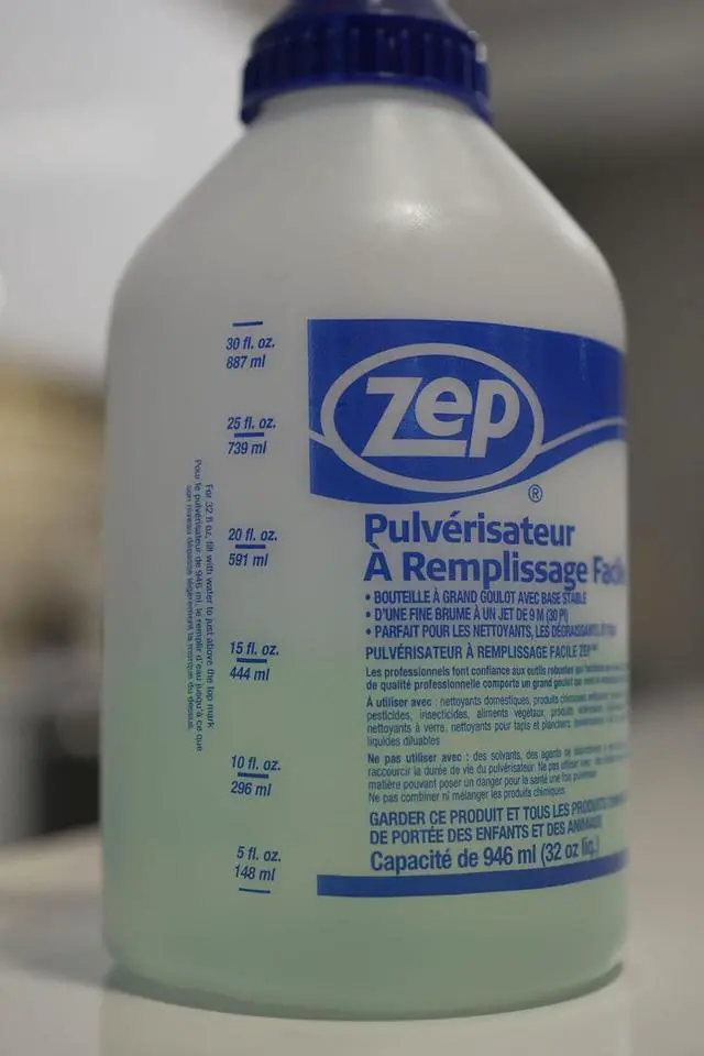 Alt view image 4 of 7 - Zep E-Z Fill Professional Sprayer - 32 oz (Case of 8) - U43008 - Wide Mouth Spray Bottle for Easy Pouring, High Output, Great for Cleaners, Degreasers and More