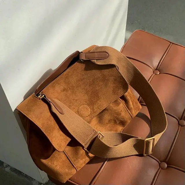 Alt view image 3 of 4 - Women Retro Shoulder Bag Large Capacity Vintage Crossbody Bag Solid Color Casual Crossbody Bag Ladies Commute Bag