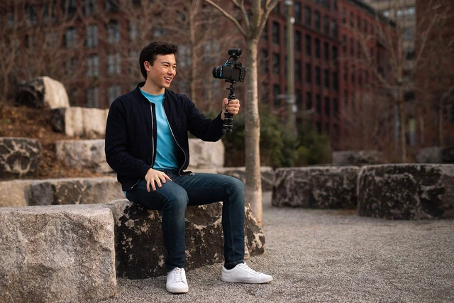 Alt view image 2 of 2 - Professional MKE 200 Directional On-Camera Microphone with 3.5mm TRS and TRRS Connectors for DSLR, Mirrorless & Mobile,Auxiliary