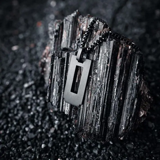Alt view image 2 of 3 - Camera Tool Necklace Large Flat (Black)