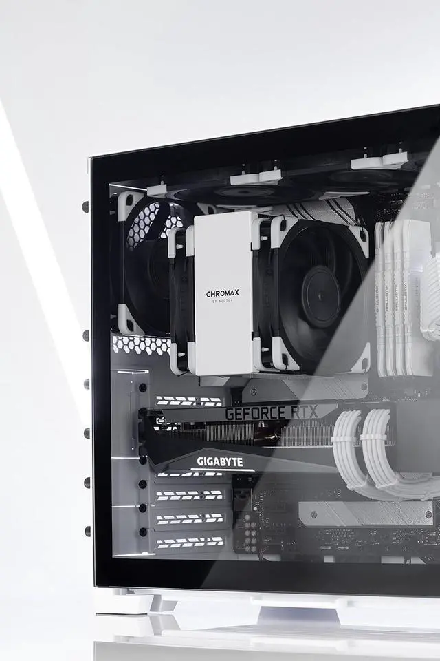 Alt view image 6 of 6 - Noctua NA-HC8 chromax.white, Heatsink Cover for NH-U12A (White)