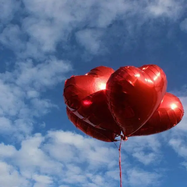 Alt view image 4 of 5 - 6 Pieces 32'' Large Heart Shaped Balloons Huge Foil Balloons Valentine's Day Balloons Red Heart Balloons for Wedding Engagement Anniversary Decor Party Favor Supplies (Red 6pcs)