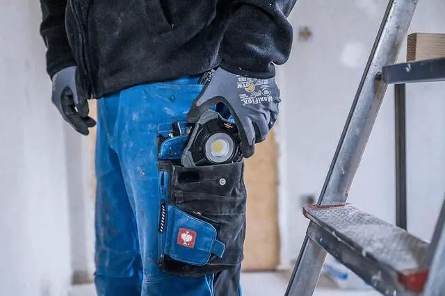 Alt view image 7 of 7 - Battery LED Work Spotlight SH 1000 MA (1000 lm, IP54, Battery LED Work Light with Magnet and Carabiner Ring, Robust Housing), Black, Grey