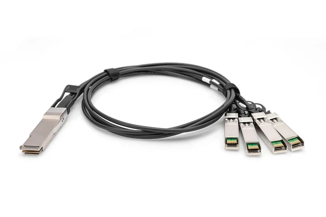Alt view image 4 of 5 - DIGITUS Direct Attach Copper, 1x QSFP+ 40G to 4X SFP+, 1m