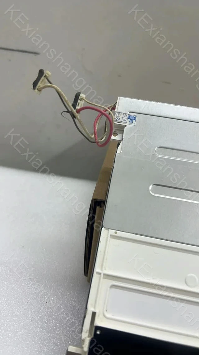 Alt view image 2 of 3 - LQ104V1LG92 Industrial Display Screen