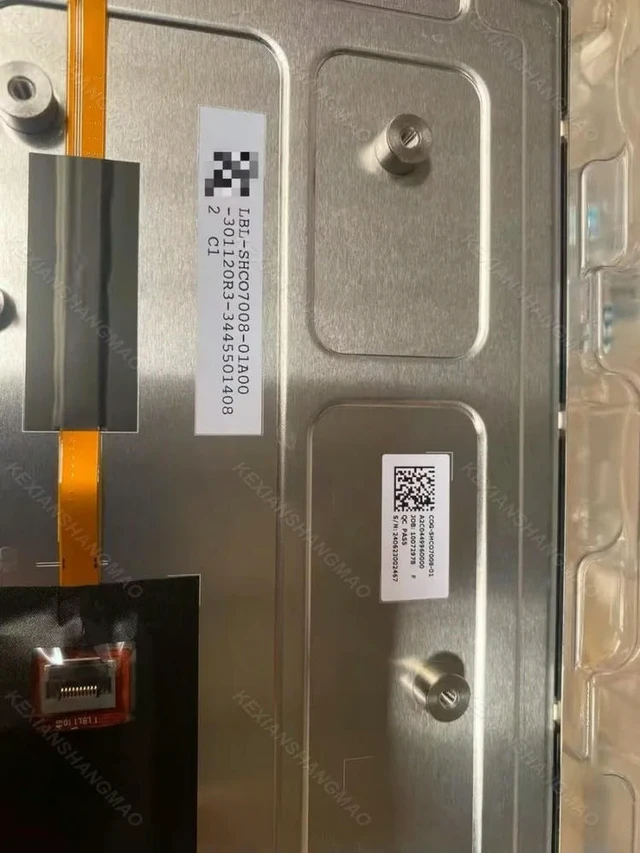 Alt view image 2 of 3 - LBL-SHCO7008-01A00 Car mounted LCD screen