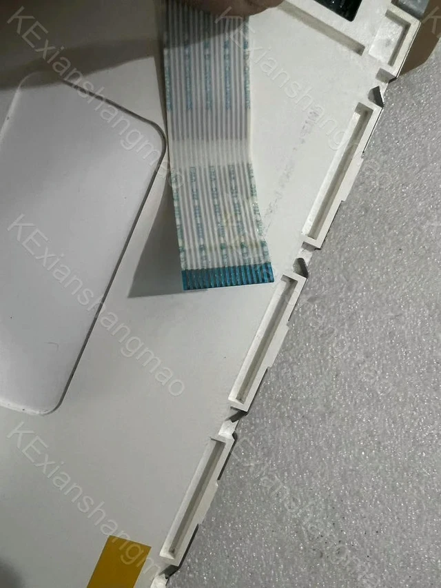Alt view image 2 of 3 - industrial display LCD screen LCCHBTB61MS