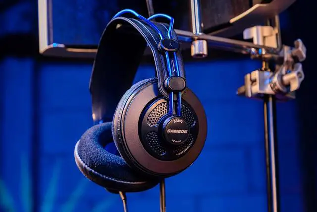 Alt view image 6 of 7 - Samson SR850 Professional Studio Reference Headphones
