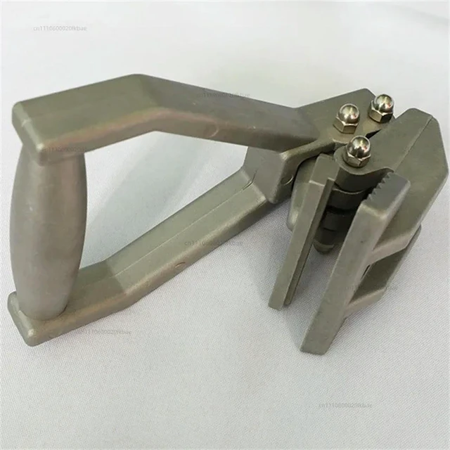 Alt view image 2 of 3 - Carpet Clamp Deluxe Carpet Puller Removal Tool JN277